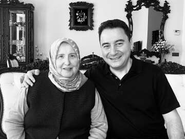 Ali Babacan'ın annesi hayatını kaybetti