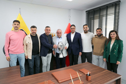 Şampiyon Aliağa Futbol kupasına kavuştu