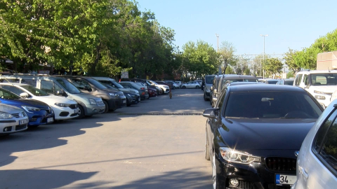 İstanbul - Pazar günü sıcak havayı fırsat bilenler park ve sahillere akın etti