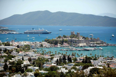Bodrum'da yaz sezonu oda fiyatları kişi başı 43 bin, plaj ücreti ise 6 bin TL'ye kadar çıkıyor
