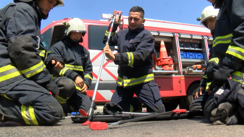 Hava ısındı, itfaiyenin 'yılan mesaisi' başladı