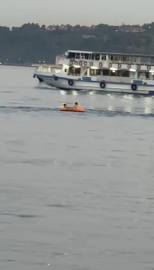 İstanbul- Sarıyer'de şişme botla denize açılan çocuklar kurtarıldı