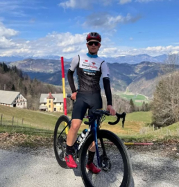 Milli bisiklekçi son yolculuğuna uğurlandı