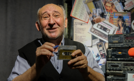 Yeni nesle radyoculuğu anlatmak için müze kurdu