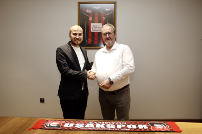 Uşakspor'da bayrak değişimi