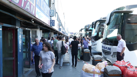 İstanbul- 15 Temmuz Demokrasi Otogarı'nda bayram yoğunluğu sürüyor