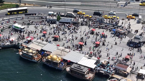 İstanbul - Eminönü'nde bayram yoğunluğu havadan görüntülendi / Havadan ek görüntü ve fotoğraf