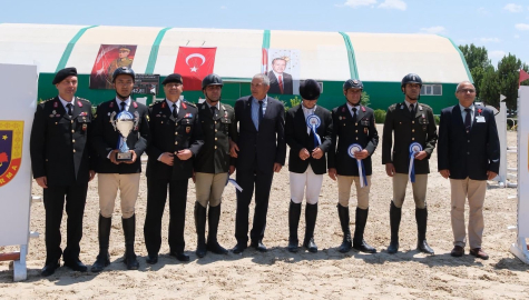 Jandarmanın 186'ncı yılı binicilik organizasyonuyla kutlandı