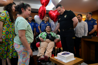 Polisten, felçli Zozan'a bayram hediyesi akülü tekerlekli sandalye