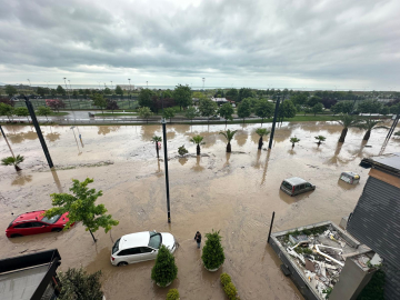 Trabzon'da sağanak; yollar göle döndü