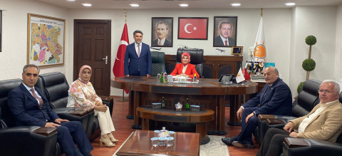 Bakan Göktaş, kadın kooperatifinde hamur açtı (2)