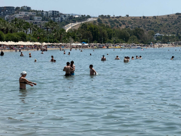 Bodrum'da plajlarda 'bayram' yoğunluğu