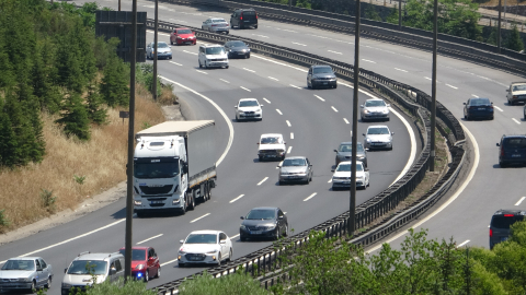 TEM Otoyolu Kocaeli geçişinde akıcı yoğunluk