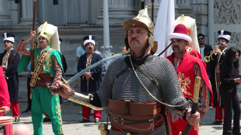 İstanbul- Milli Saraylardan Dolmabahçe Sarayı'nda mehteran gösterisi