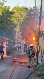 İstanbul - Sultangazi’de gecekonduda çıkan yangın itfaiye tarafından söndürüldü