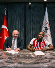 Samsunspor, Kongolu orta saha Antoine Makoumbou ile sözleşme imzaladı
