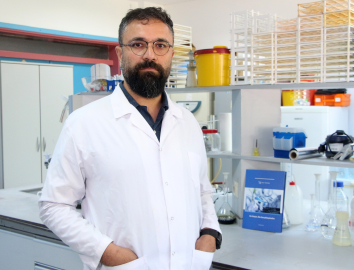 'Cam şişe içerisinde tespit edilen partiküllerin mikroplastik olup olmadığı belli değil'