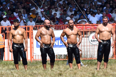 Kırkpınar güreşlerinde finalin ismi belli oldu / Video eklendi