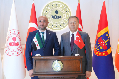 Bakan Yerlikaya, Suriye Acil Durum ve Afet Yönetimi Bakanı Salih ile görüştü