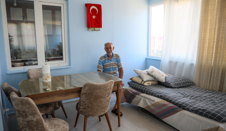 Antalya- Tahliye edilen dede ve torunları, yeni evlerine taşındı /Video eklendi
