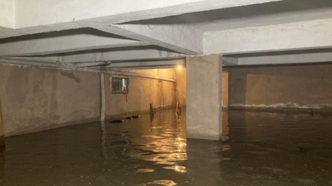 Ankara'da sağanak; ev ve iş yerlerini su bastı, araçlar yolda kaldı