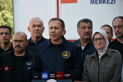 Bakan Yerlikaya, depremin vurduğu Balıkesir'de (2)