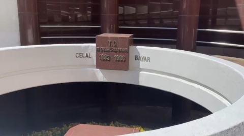 3'üncü Cumhurbaşkanı Celal Bayar, kabri başında anıldı