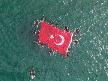 Engelliler, 30 Ağustos Zafer Bayramı için su altı dalışı yaptı