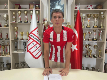 Ayvalıkgücü golcü aldı