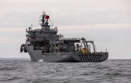 TCG Alemdar da Halit Yukay için bölgede