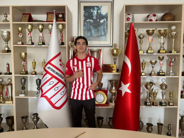 Ayvalıkgücü Belediyespor, Efe Sayhan'ı kadrosuna kattı