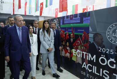 İstanbul - Cumhurbaşkanı Erdoğan: 16 yaşındaki saldırganın bağlantıları araştırılıyor - 1