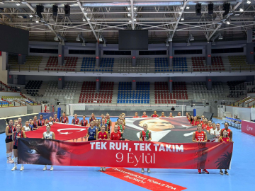 İzmirli voleybolcular 9 Eylül'de tek yürek