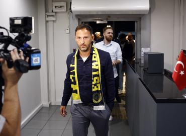 Fenerbahçe’nin yeni teknik direktörü Domenico Tedesco, İstanbul’a geldi /Fotoğraf eklendi