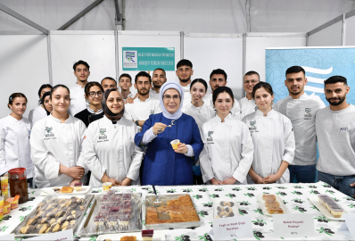 Emine Erdoğan, Rize’de ‘Aromatik Mutfak Kültürü’nün Yeşil Sofrası’ etkinliklerine katıldı