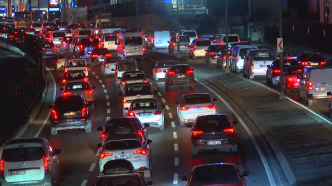 İstanbul - İstanbul'da trafik yoğunluğu yüzde 87'ye ulaştı