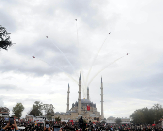 Türk Yıldızları’ndan Cumhuriyet’in 102’nci yıl dönümü nedeniyle Edirne’de gösteri / Ek fotoğraflar