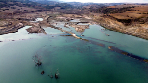 Trakya'da barajlar kuruyor, belediyeler su kuyuları açıyor