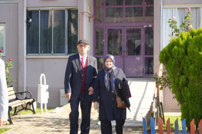 Şehit ailesini makam aracıyla evlerinden aldırıp töreni izlemelerini sağladı