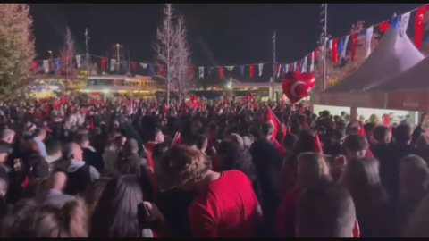 İstanbul - Cumhuriyet'in 102'nci yılı Beşiktaş’ta yürüyüş ile kutlandı