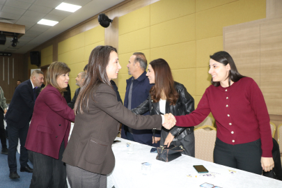 Hatimoğulları: Kürt sorununu Türkiye çözerse bölgeye barışı taşır