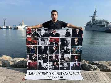 Ulu Önder Gazi Mustafa Kemal Atatürk'ü su altında andı