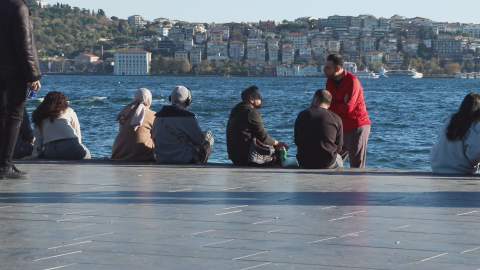 İstanbul- İstanbul’da ara tatil biterken güneşli havayı fırsat bilenler sahilleri doldurdu