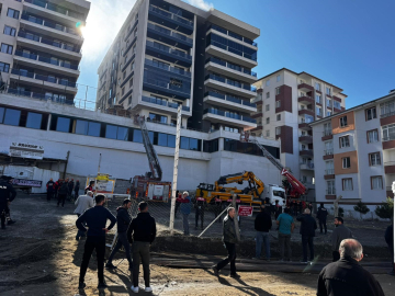 7 katlı binanın otoparkında yangın; 29 kişi dumandan etkilendi