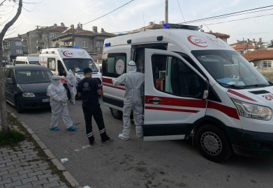 Zehirlenme şüphesiyle hastaneye kaldırılan anne ve 3 çocuğu taburcu edildi