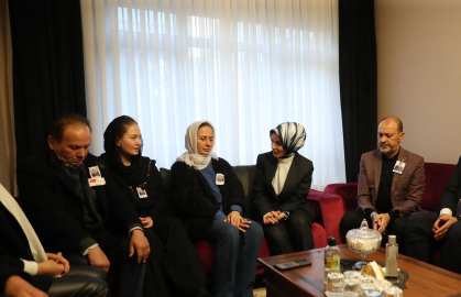 Bakan Göktaş, şehit Pilot Caner Kandemir'in ailesini ziyaret etti