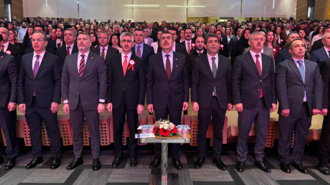 Bakan Tekin: Milli ve manevi değerlerine bağlı bir kuşak yetiştirmek durumundayız