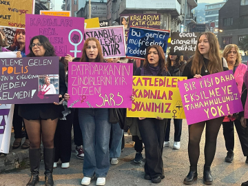 Zonguldak'ta kadınlara yönelik şiddet ve cinayetler protesto edildi