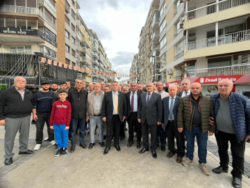 İzmir'de taksicilerden korsan taşımacılık reklamlarına tepki