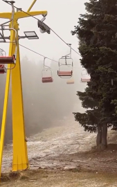 Uludağ'a kar yağdı